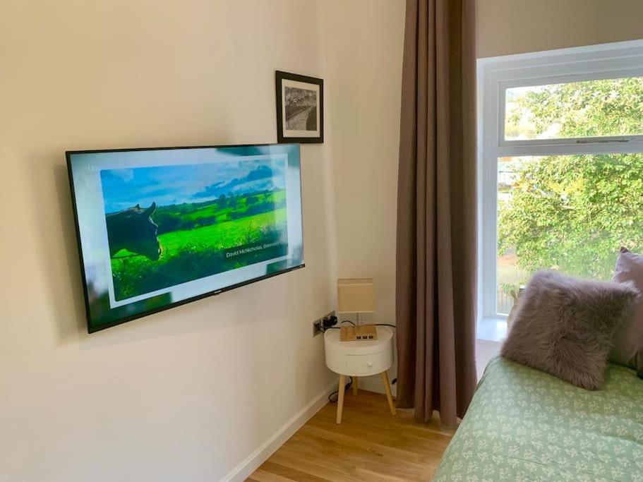 Abertillery Renovated Miner'S Cottage - Family & Dog Friendly מראה חיצוני תמונה